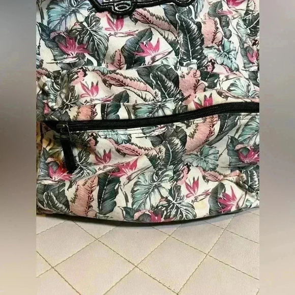 VANS Off The Wall Flower Print Backpack 18x15 - Picture 6 of 9